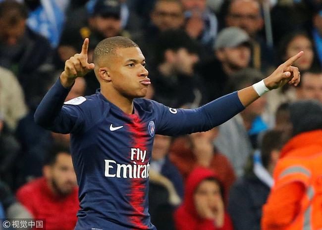 萨拉赫公开炮轰利物浦：若离队沙特高薪与欧洲降薪二选一（萨拉赫怒斥利物浦：若离队，只能在沙特高薪与欧洲降薪间抉择）