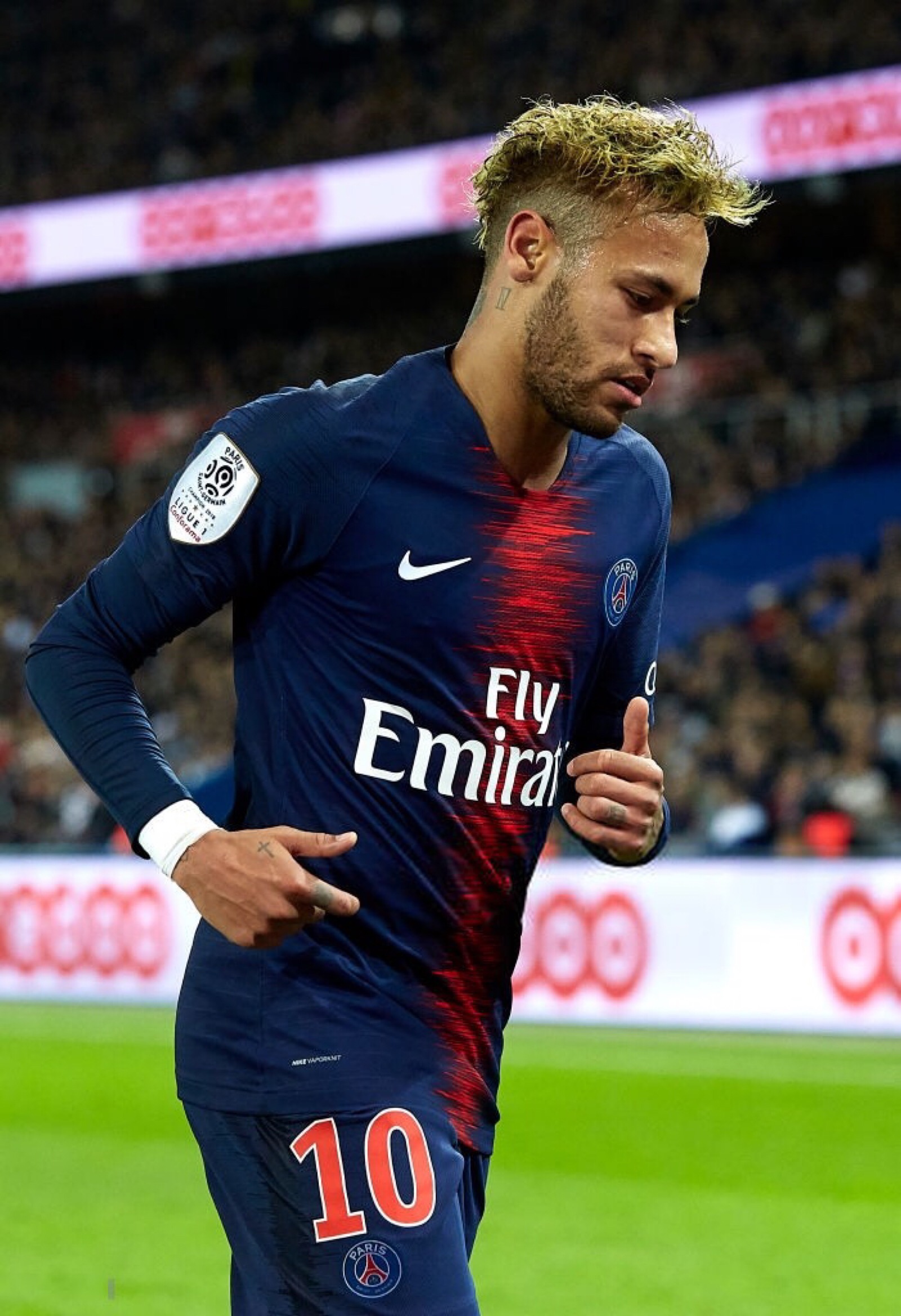 💡早报：利物浦曼城双双折戟，巴萨拜仁收获大胜