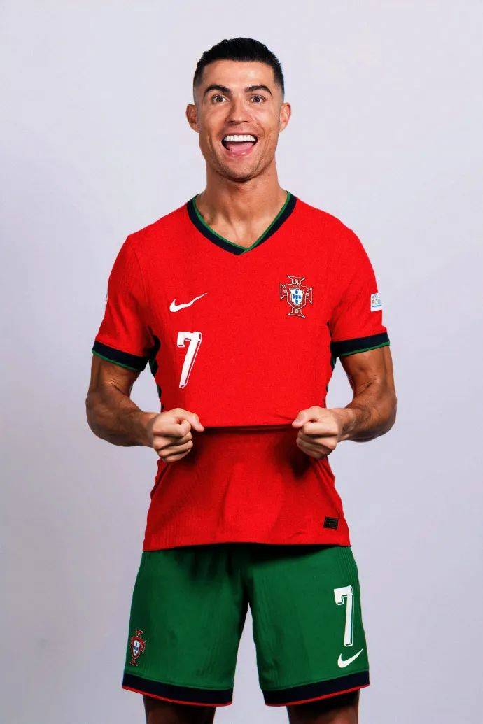 618万人次“涌入”球场，中超球市迈进“最好的时代”（618万人次入场观赛，中超球市步入黄金时代）