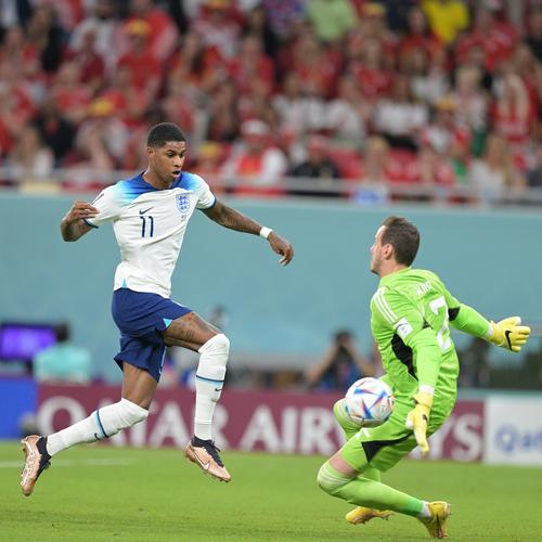 环球足球奖年度最佳教练候选：恩里克、斯洛特、弗里克在列（恩里克、斯洛特、弗里克入围环球足球奖年度最佳教练）