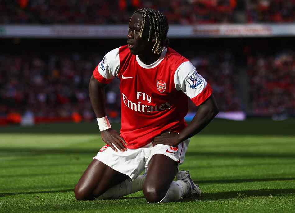 记者：申花抓紧推进引援续约，冬训前应该会对外发布一些信息（记者称申花正加速引援与续约，冬训前或将对外公布最新动态）