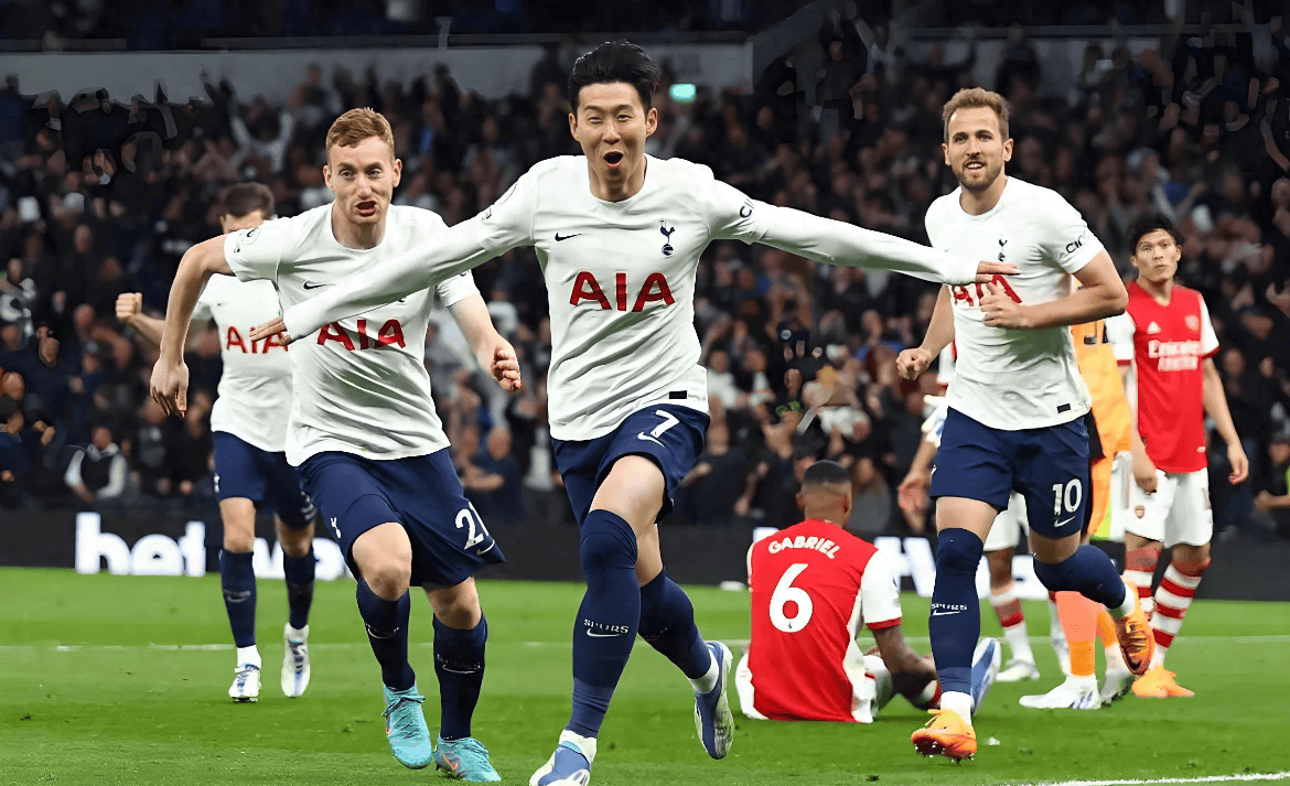 我懂用户晒视频：疑似泰山球迷看亚冠试图进入国安看台未果