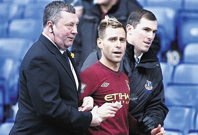 足球位置选择全指南（足球各位置选择一览）