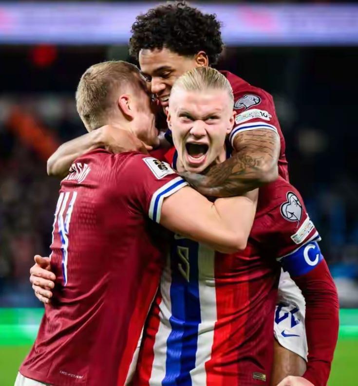 那一年他们风华正茂：李连杰和刘家良师傅相互模仿学习！