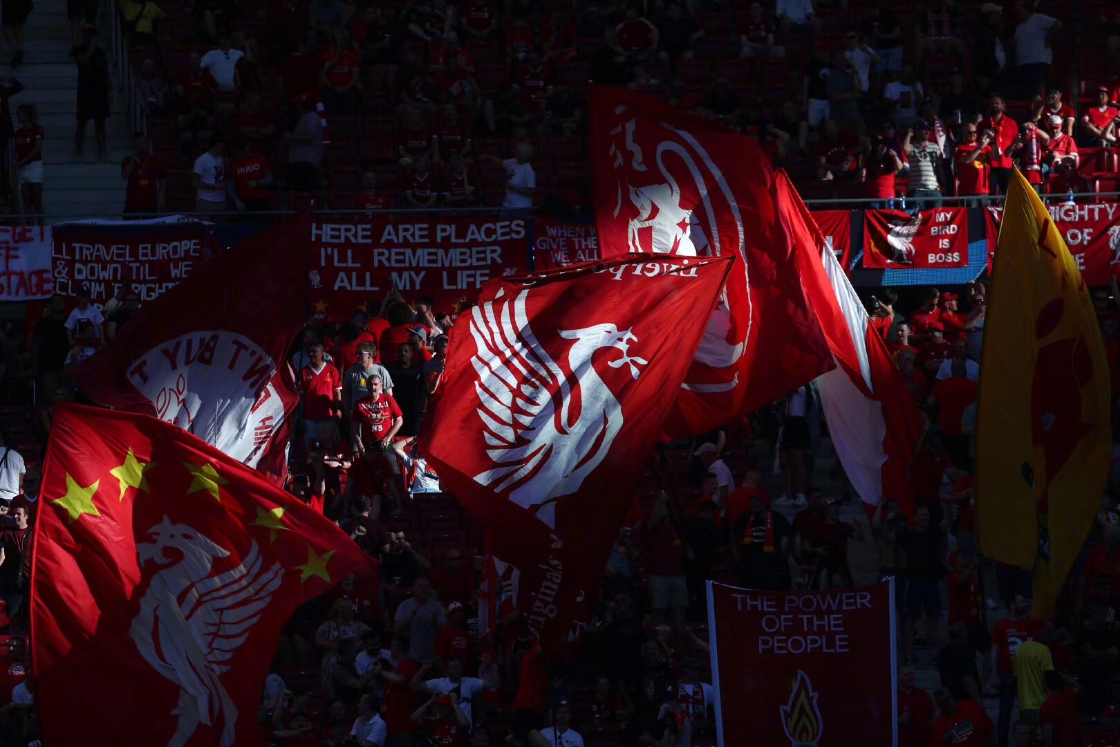 利物浦切尔西双双翻车，阿森纳笑纳5分大礼，争冠只剩两支队？