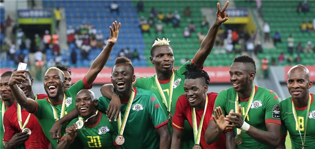 西媒：乌拉圭球员对贝尔萨非常不满，疯帅恐无法坚持到世界杯（西媒称乌拉圭队内不满贝尔萨，“疯帅”或难撑到世界杯）