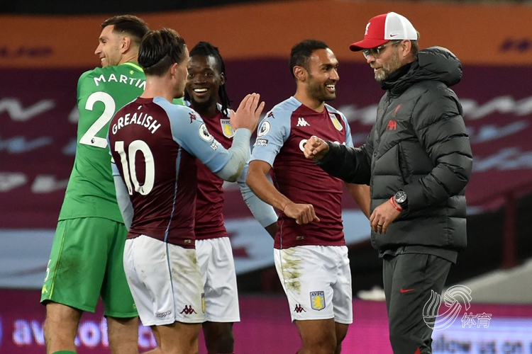 德甲战报：卡德打入唯一进球，十人奥格斯堡1-0汉堡（德甲战报：卡德制胜，十人奥格斯堡1-0力克汉堡）