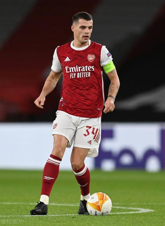 美因茨后卫第9次染红，成为德甲历史被红牌罚下最多的球员（美因茨后卫第9次被罚下，登顶德甲历史红牌榜）